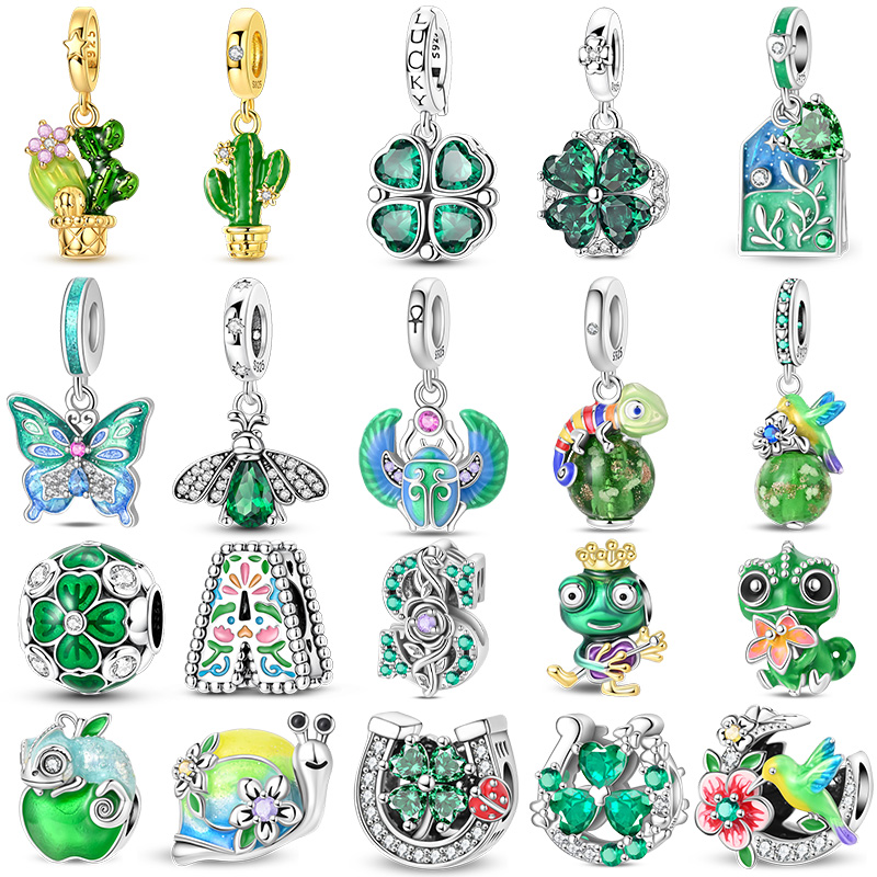 Nuovo Ciondolo Charm in Argent - Red Clover Flower recensione e prezzo